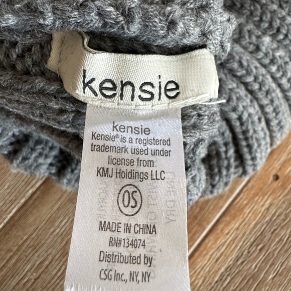 Kensie Charcoal Knit Hat with Vibrant Pink Pom-Pom - Picture 2 of 3